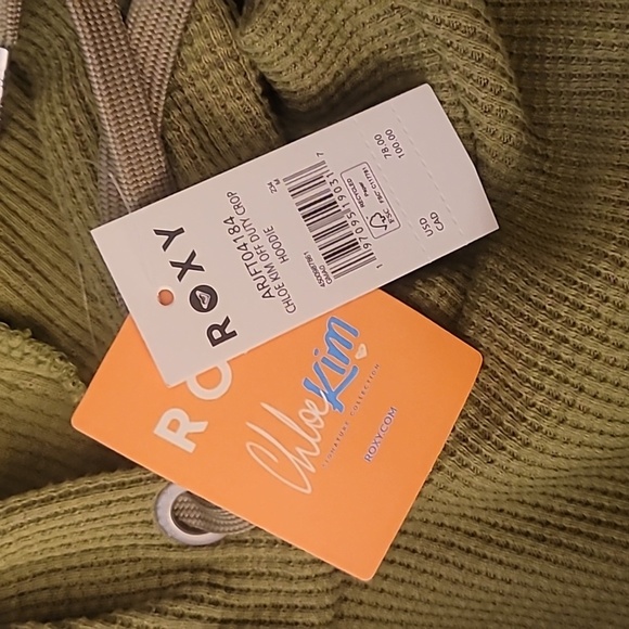 Roxy X Chloe Kim Off Duty Crop Hoodie Size Medium NWT - Picture 2 of 3
